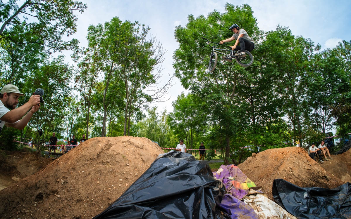_BMX0738
