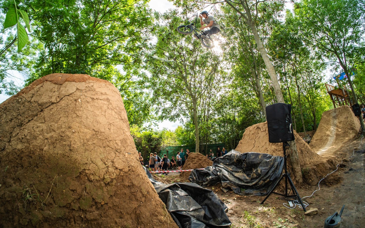 _BMX0751