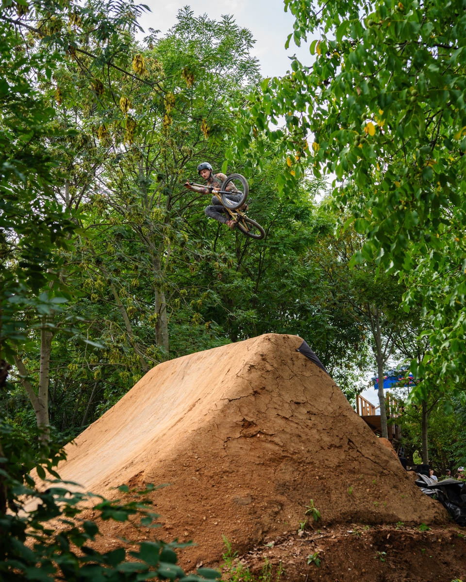_BMX0811