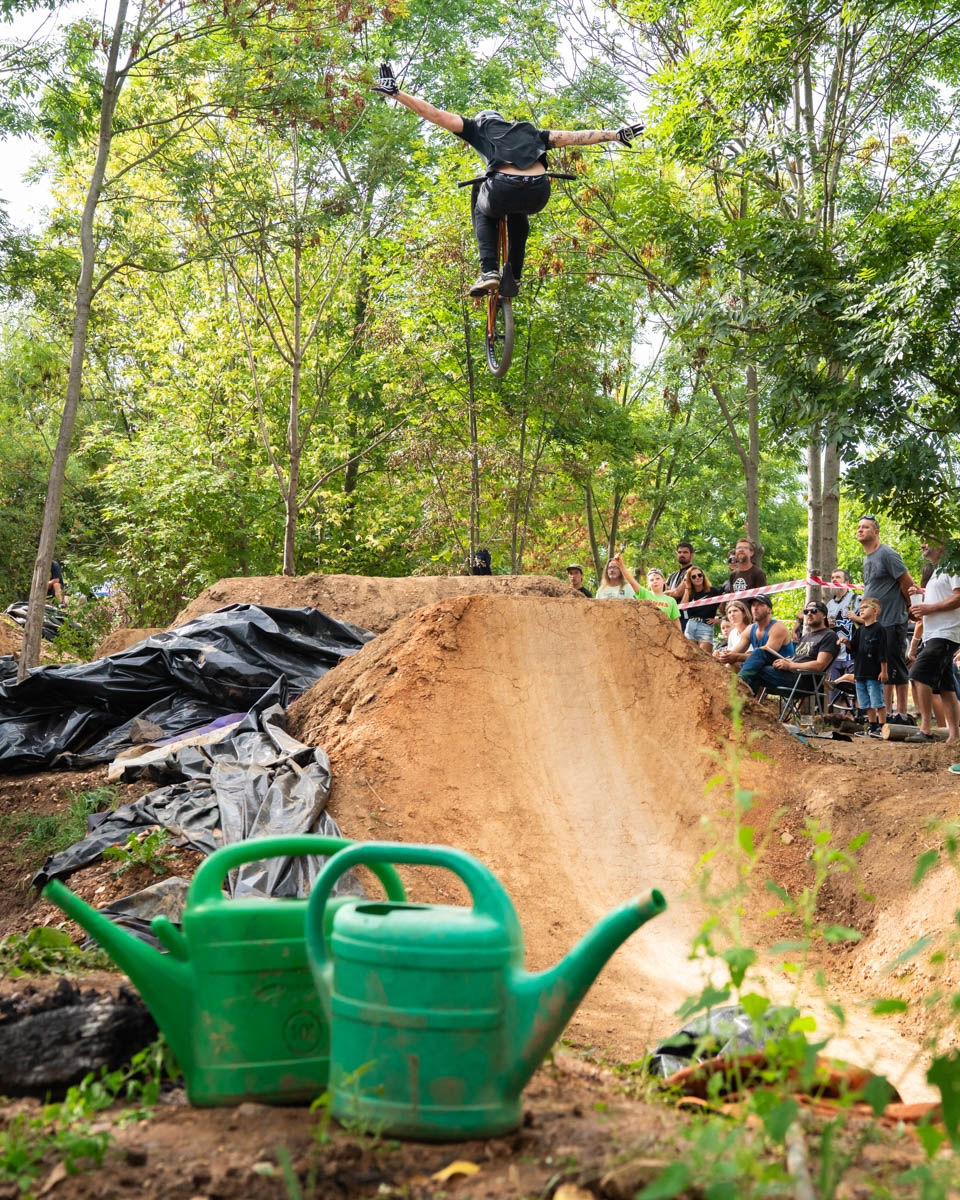 _BMX0822
