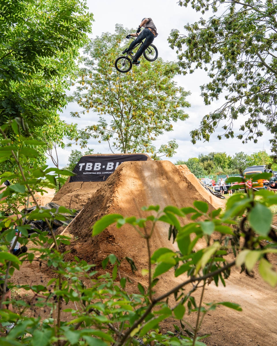 _BMX0841