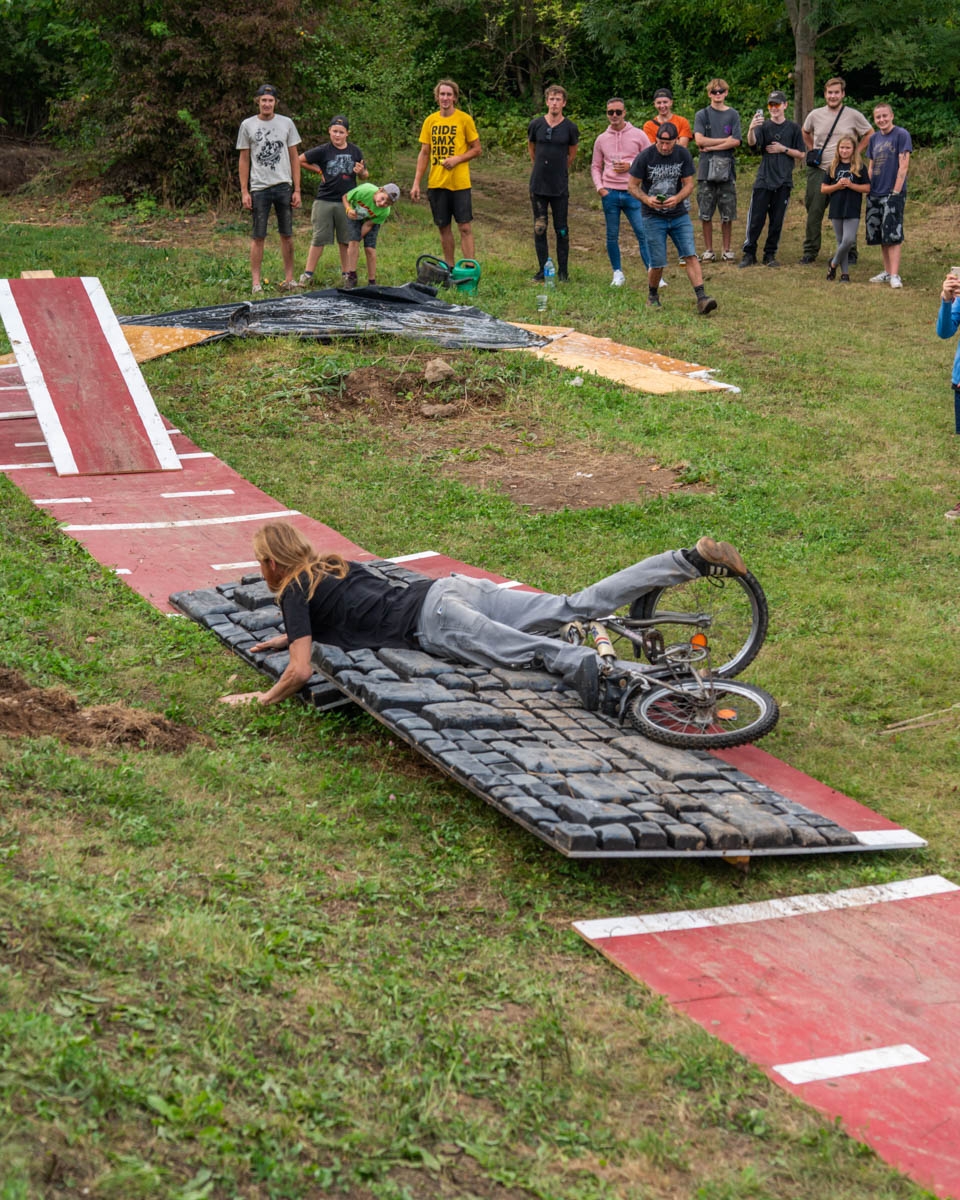 _BMX1145